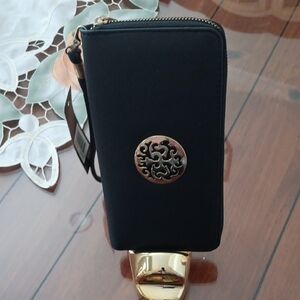 Elegant Black Wallet with Gold Accent